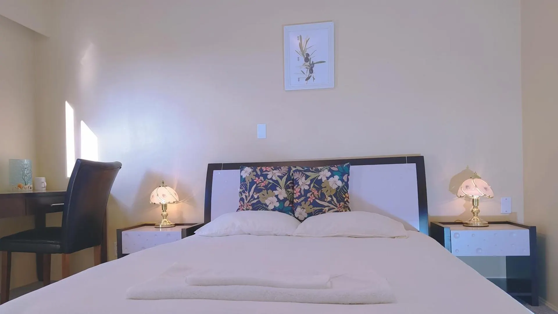 New Master Room & Private Washroom 203 Richmond 0*,  Canada